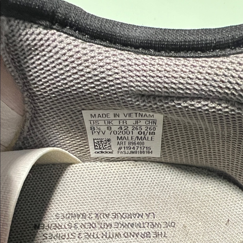 adidas Red Sneakers - Picture 4 of 12